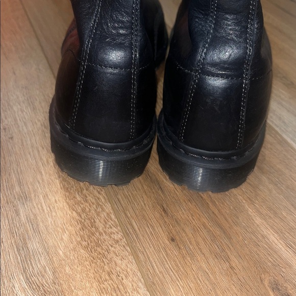 DR. MARTENS HADLEY ALL BLACK 8-Tie PEBBLED LEATHER BOOTS Men’s NWOB - Picture 10 of 13